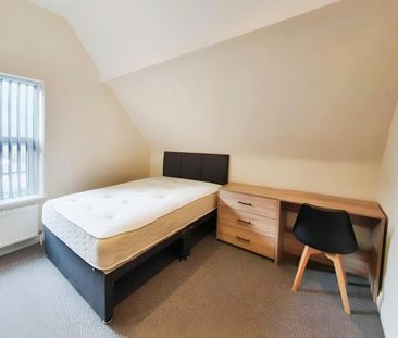 1 bedroom in a house share to rent - Photo 6