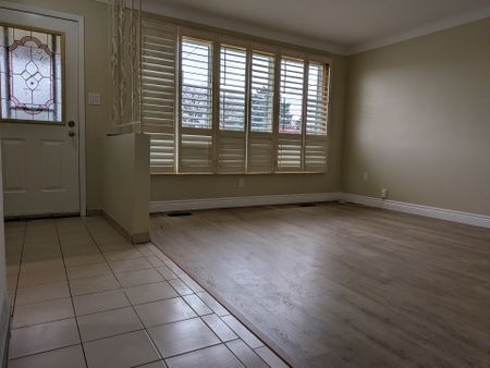 For Lease - 242 Millen Road, Hamilton, Ontario - Photo 3