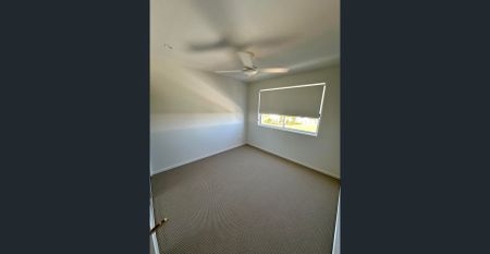 Low maintenance terrace home overlooking park - Photo 2