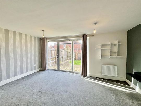 3 bedroom semi-detached house to rent - Photo 1