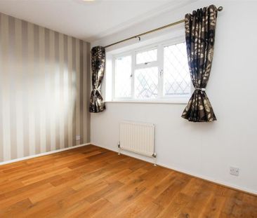 4 bedroom detached house to rent - Photo 6