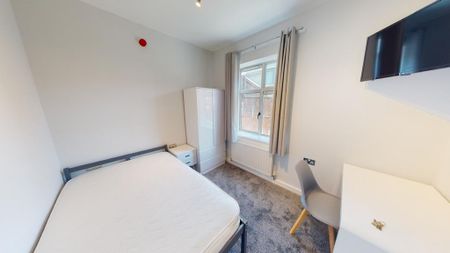 3 bedroom ground floor flat to rent - Photo 3