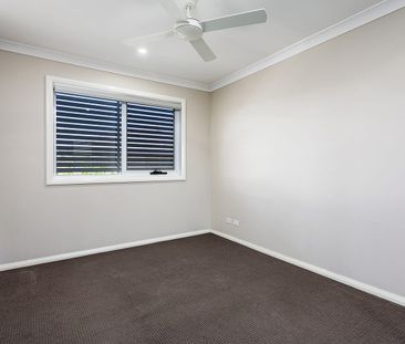 Modern family living in prime Rouse Hill location - Photo 2