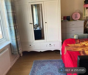 2 bedroom end of terrace house to rent - Photo 2