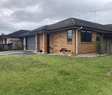 Discover comfortable, convenient living in this freshly painted 3 b... - Photo 2