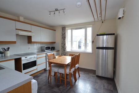 2 bedroom flat to rent - Photo 4