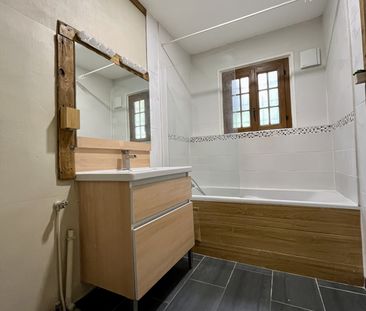Location Maison 4 pièces 80m² PERIGNAT LES SARLIEVE 63170 - Photo 5