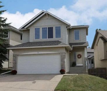 Executive house in Royal Oak — 4 Bedrooms House - Photo 1