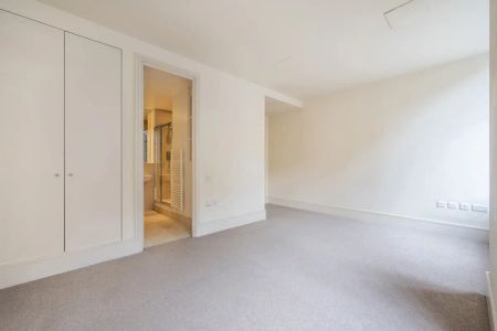 2 bedroom flat in Covent Garden - Photo 5