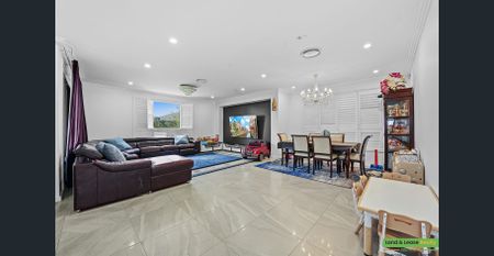 Beautiful family home in Emarald Hills/ Prestigious living - Photo 3