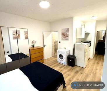 Studio to rent - Photo 3