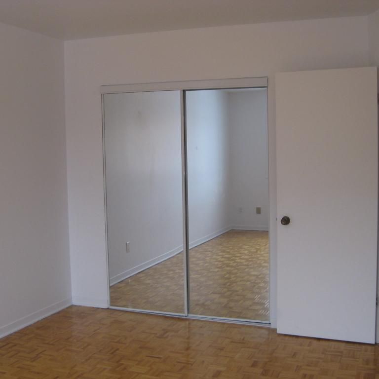4 -1 2 800p.c. MAI $1,250 STYLE CONDO AIRE OUVERTE - Photo 1