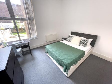 9 bedroom semi-detached house to rent - Photo 4