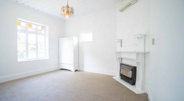 Handy Location- 4 Bedrooms - Photo 1