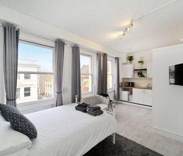 Castletown Road, West Kensington - Photo 2