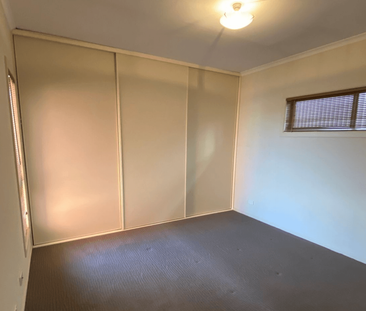 Bright & Spacious 3-Bedroom Home in Peaceful Ridgehaven - Photo 3