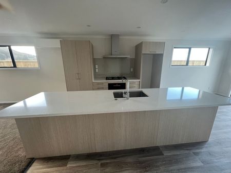 56 Hokioi Drive, Kenepuru - Photo 5