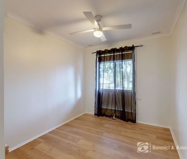 82 Jacaranda Street, West Albury - Photo 3