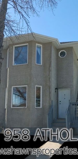 958 Athol St, Regina - Photo 2