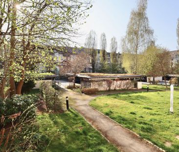 Tageslichtbad mit Wanne • Balkon • renoviert • 2 Raum • Sonnig • Ei... - Photo 4