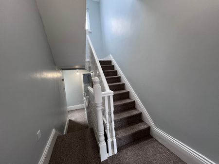 94A Castlereagh Road, Belfast, BT5 5FR - Photo 4