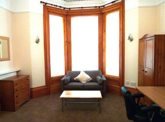 8 Bed Terraced House, Brighton Grove, M14 - Photo 1