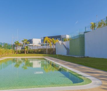 Semi-Detached House in Estepona - Photo 1