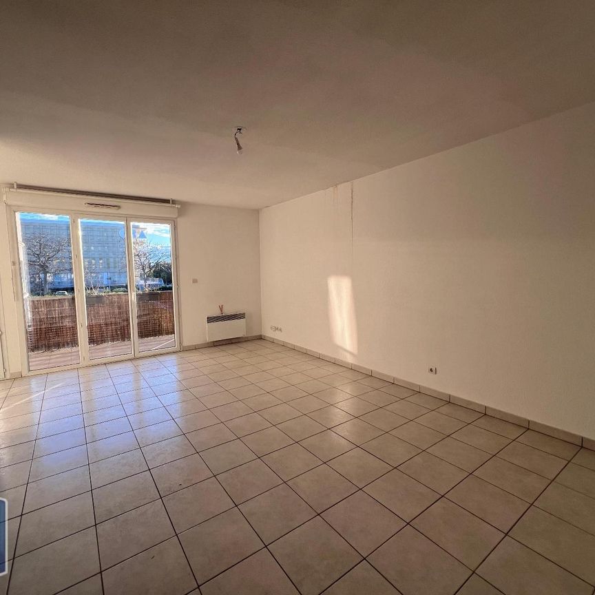 Location Appartement 2 pièces 47m² MONTFAVET 84140 - Photo 1