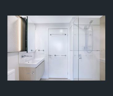 Elegant and Contemporary Unfurnished Apartment with Balcony and Stu... - Photo 5