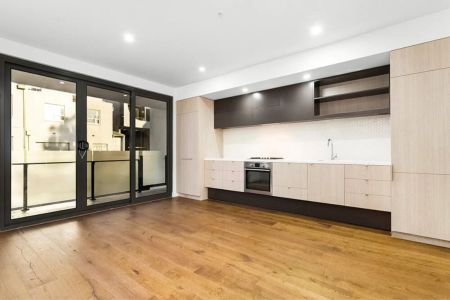 Light and airy living at the Journal, a boutique architecturally designed complex - Photo 2