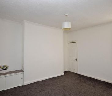 3 bedroom flat to rent - Photo 5