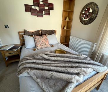 1 bedroom in a house share to rent - Photo 2