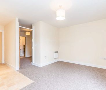 High Street, SOUTHAMPTON - Photo 2