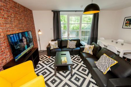 6 bedroom townhouse to rent - Photo 2