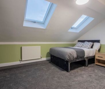 6 bed Semi-Detached House for Rent - Photo 3