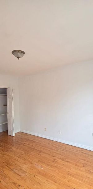 5½ Apartment Available - A louer • For Rent - Photo 1