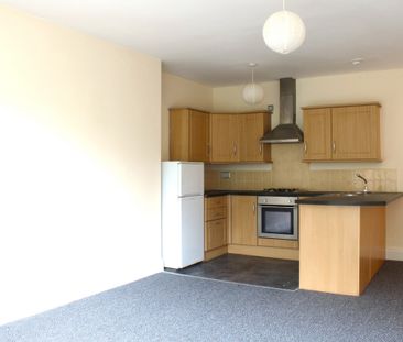 1 bed Apartment To Let - Photo 3