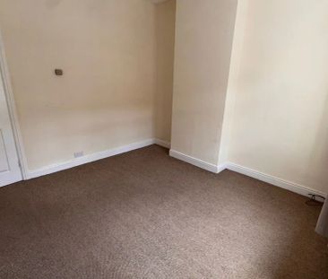 King Edward Road - Photo 2