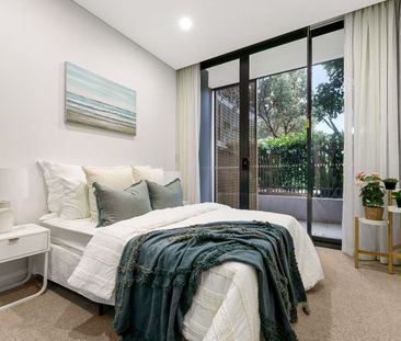 Modern Apartment with Stunning Views in the Heart of Eastgardens - Photo 5