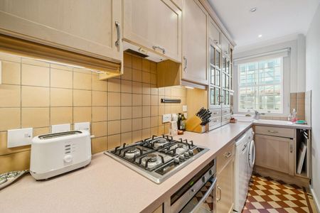 A delightful two bedroom, two bathroom home set within an idyllic and peaceful Chelsea mews. - Photo 4