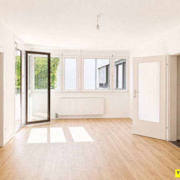 2 Zimmer I Erstbezug nach Sanierung I helle Wohnung mit Loggia & Grünblick I in Gersthof - Photo 1