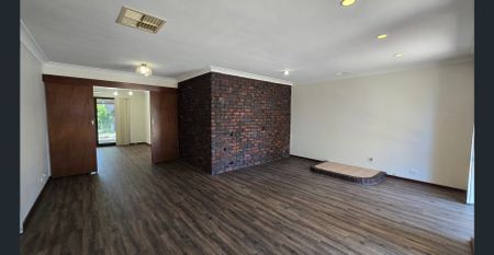 AVAILABLE NOW 3x1 FAMILY HOME CLOSE TO SHOPS AND PARKS!! - Photo 5