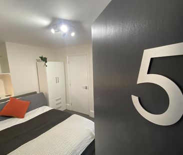 1 bedroom in a house share to rent - Photo 6