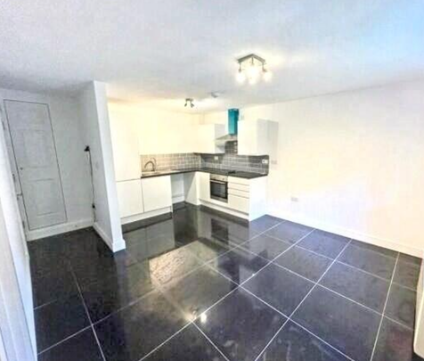 4 bedroom property to rent - Photo 1