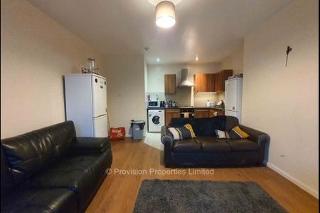 4 Bedroom Student Properties in Hyde Park - Photo 2