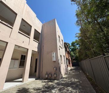 Prime Location in Carlton - Photo 3