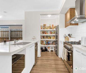 Modern 4-Bedroom Home for Lease in Clyde, VIC - Photo 4