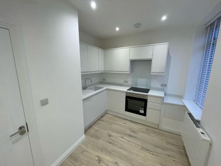 1 bedroom Flat To Let - Photo 3