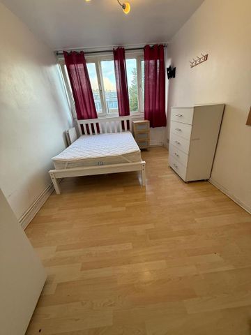 1 bedroom in a flat share to rent - Photo 3