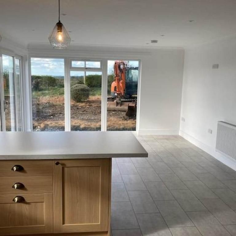 3 bedroom detached bungalow to rent - Photo 1